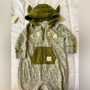 Baby Gap #starwars Yoda size 6-12 months